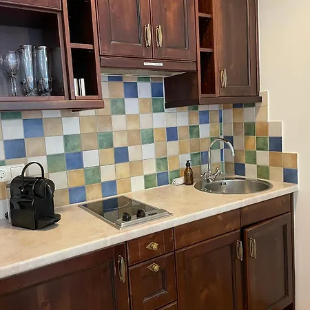 International House Zw 5 Apartment *
