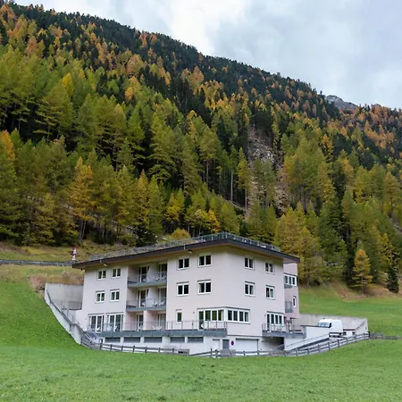 International House Zw 5 Daire *